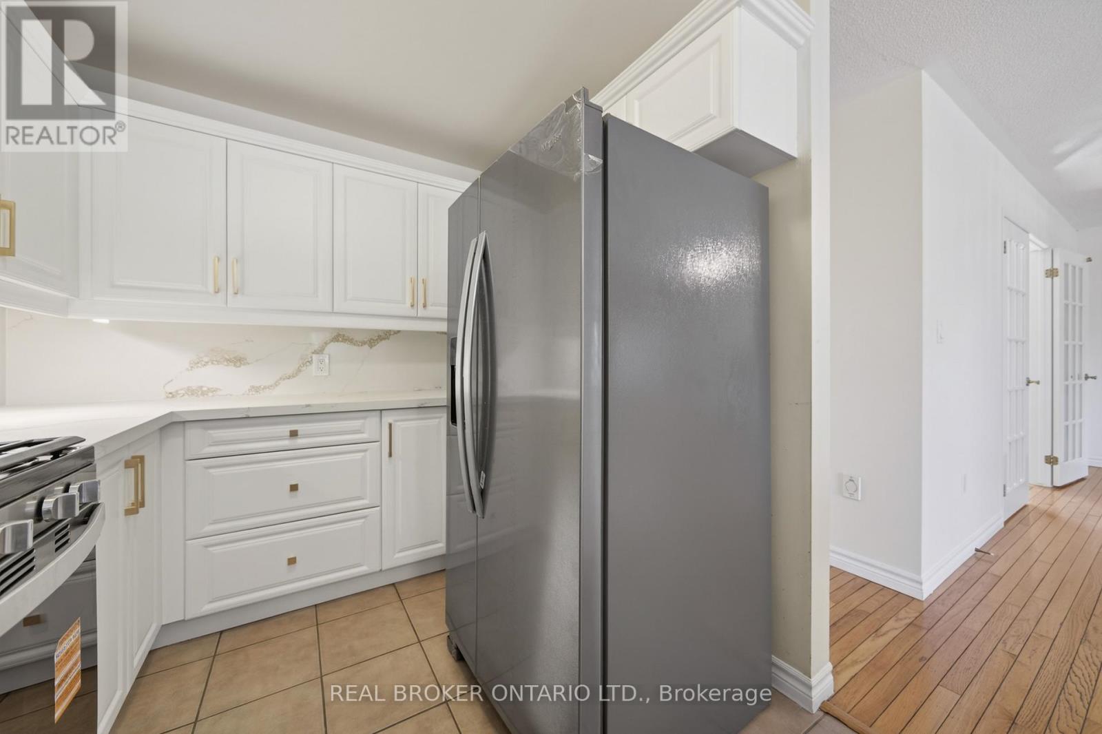 198 Columbia Road, Barrie (Holly), Ontario  L4N 8C9 - Photo 15 - S13167280