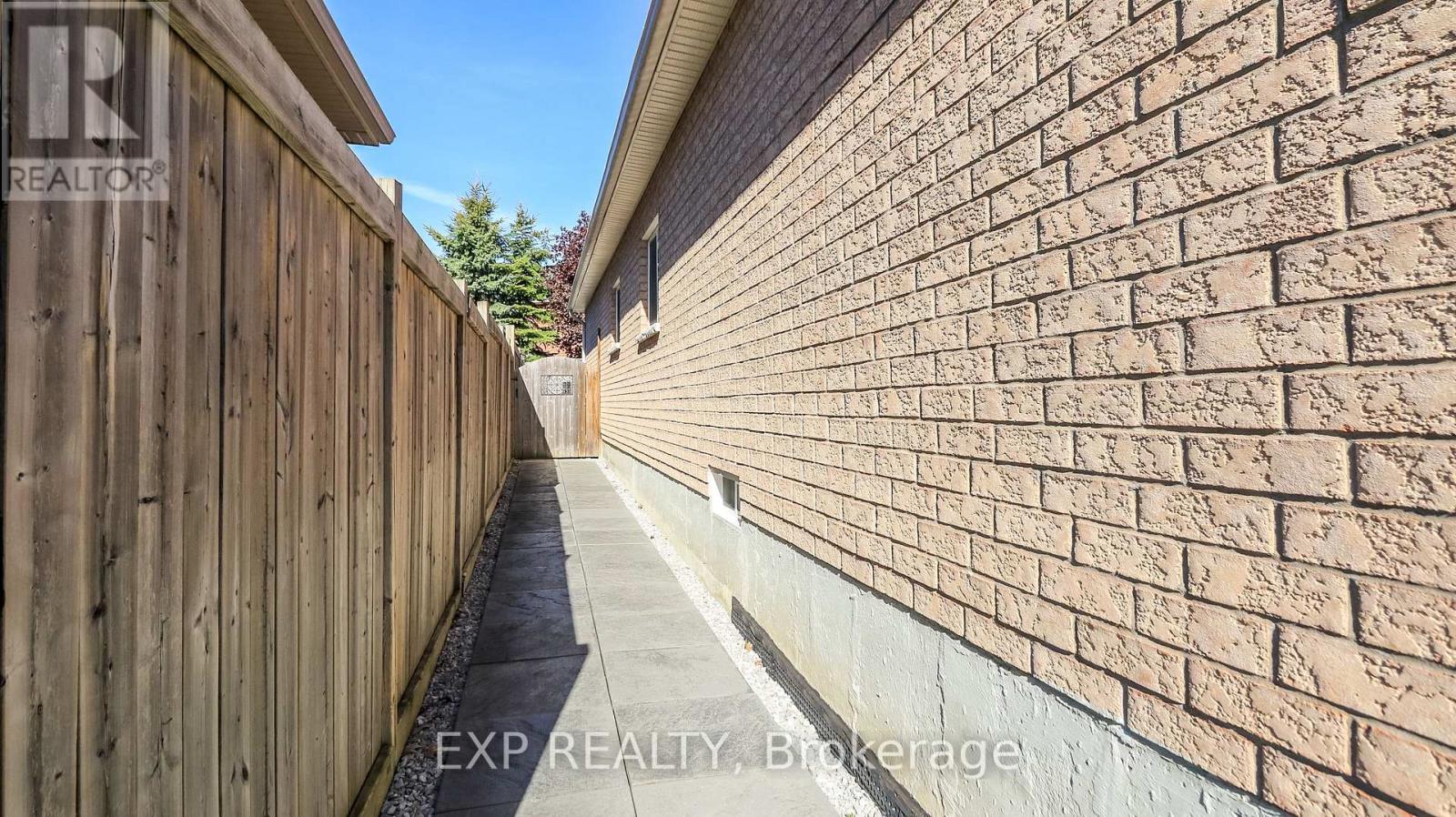 10 Westminster Circle, Barrie (Innis-Shore), Ontario  L4M 0A3 - Photo 34 - S13167284