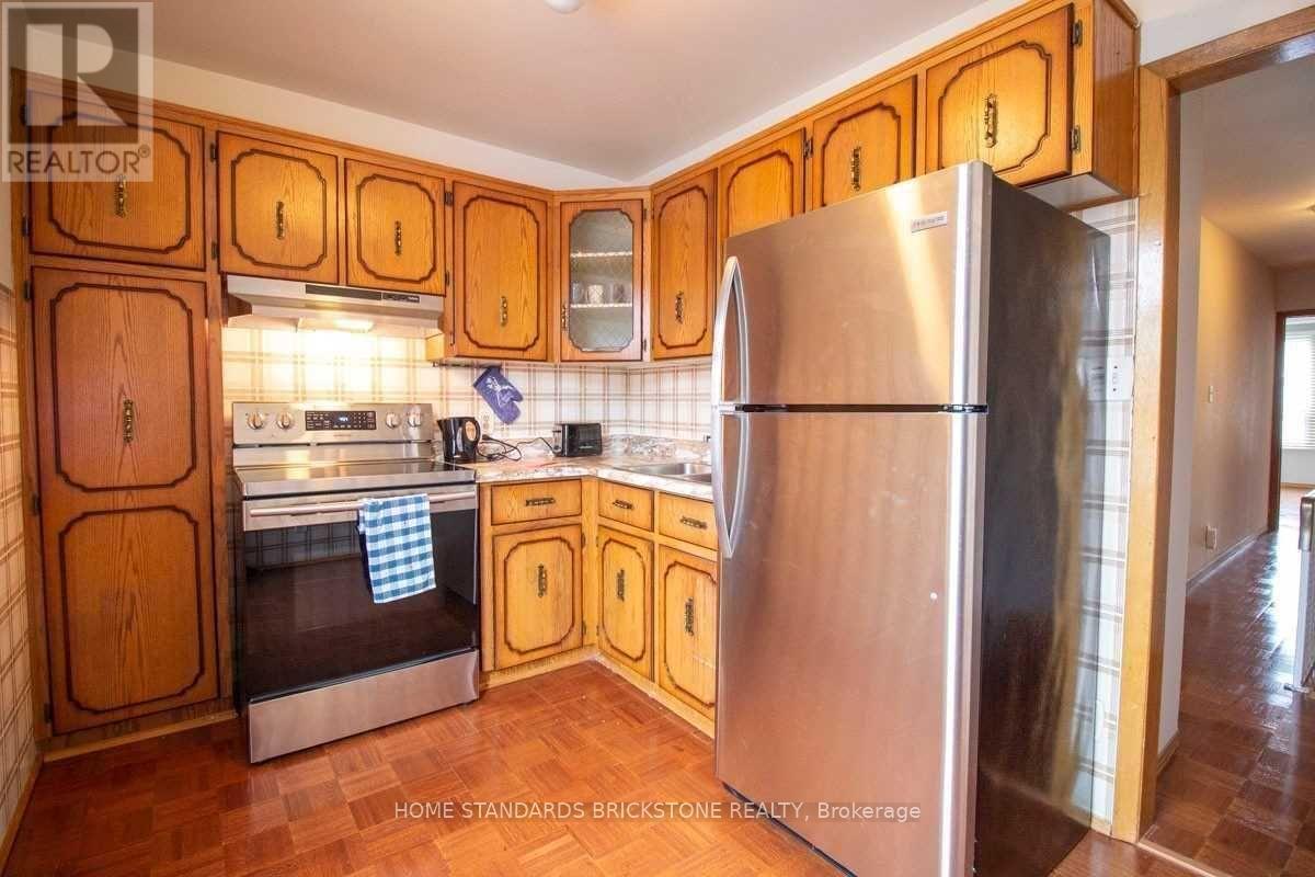 2nd Fl - 140 Essex Street, Toronto, Ontario  M6G 1T5 - Photo 4 - W13167308