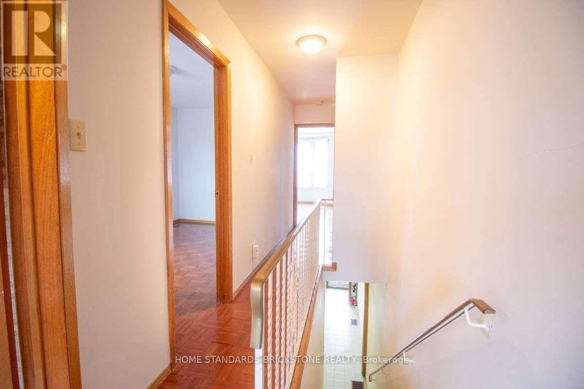 2nd Fl - 140 Essex Street, Toronto, Ontario  M6G 1T5 - Photo 7 - W13167308