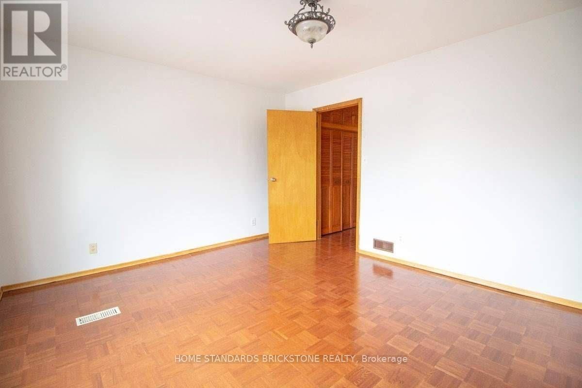 2nd Fl - 140 Essex Street, Toronto, Ontario  M6G 1T5 - Photo 9 - W13167308