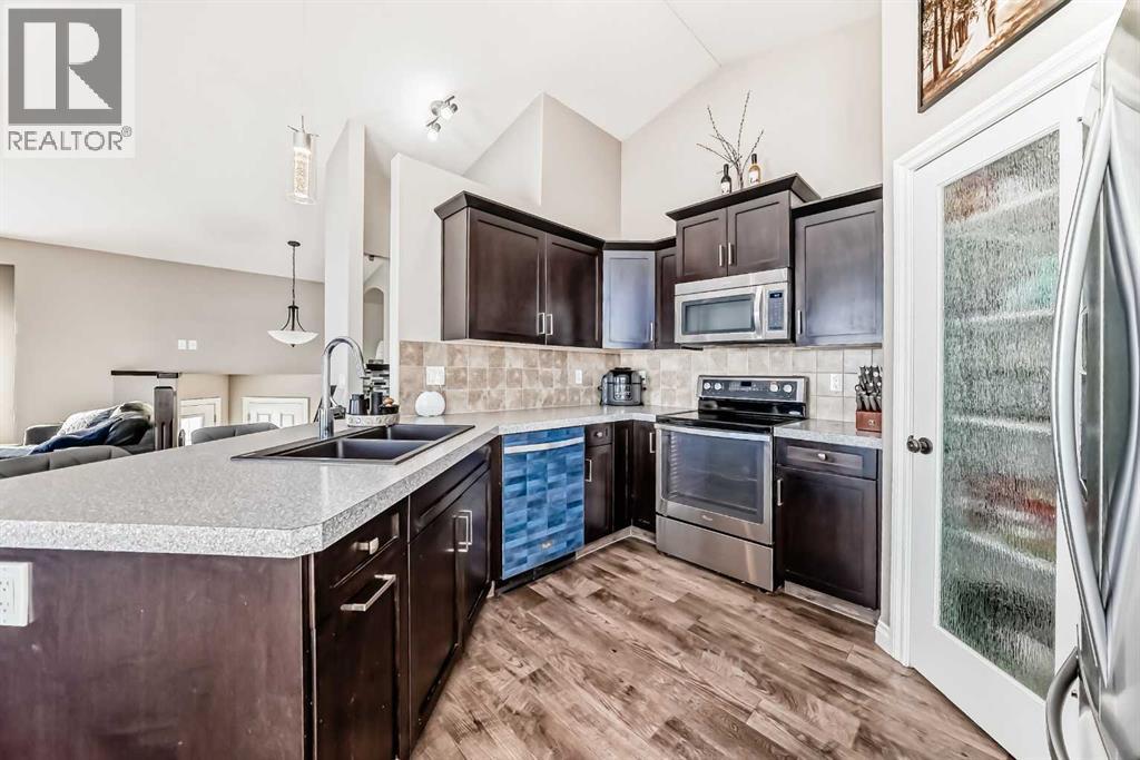 668 Robinson Avenue, Penhold, Alberta  T0M 0J0 - Photo 6 - A2287223