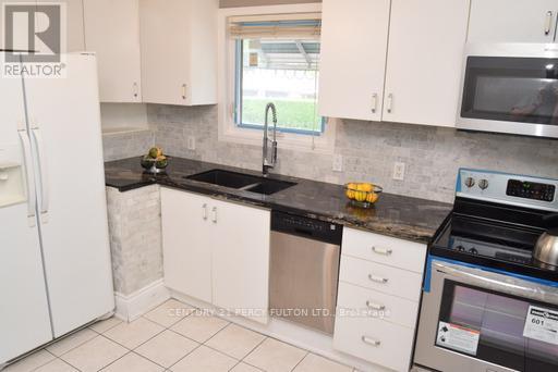 66 Acton Avenue, Toronto, Ontario  M3H 4H1 - Photo 5 - C13105688