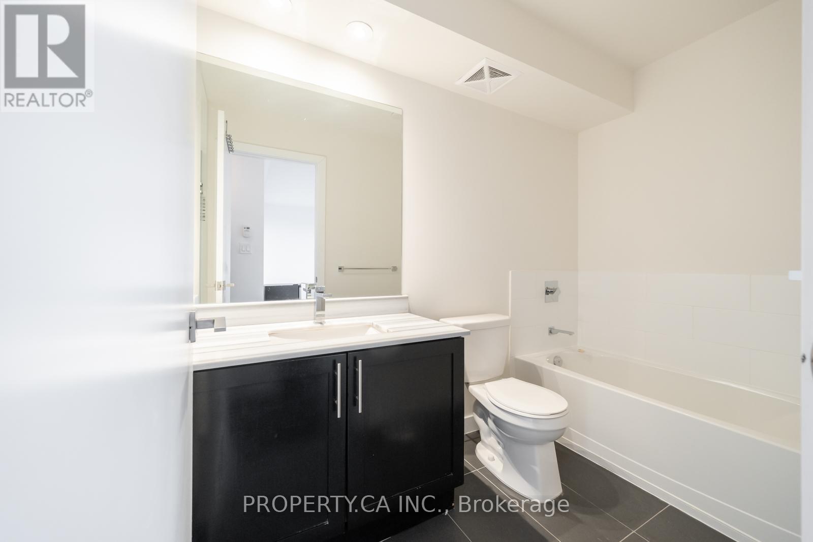11 - 4030 Parkside Village Drive, Mississauga, Ontario  L5B 3M1 - Photo 22 - W12695864