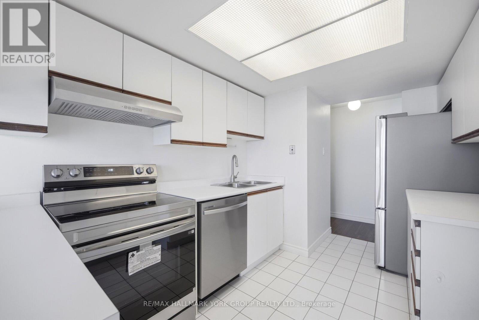 1402 - 600 Rexdale Boulevard, Toronto, Ontario  M9W 6T4 - Photo 8 - W13166956