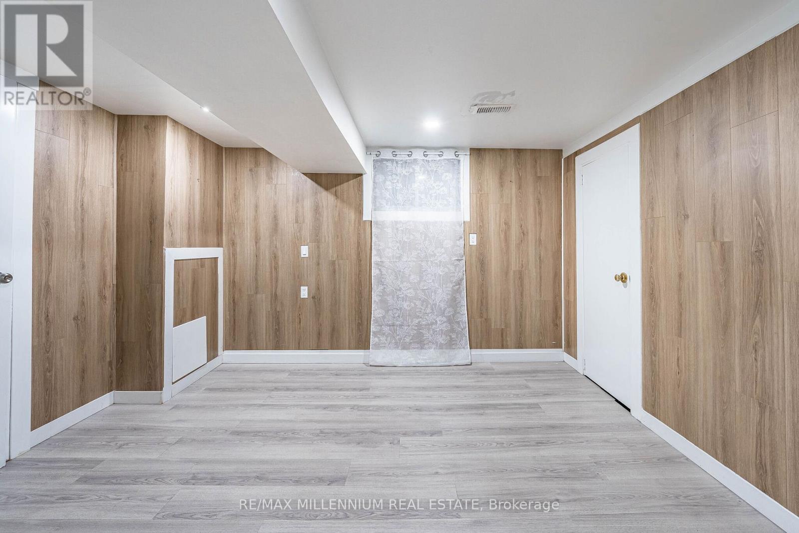 271 Thistle Down Boulevard W, Toronto, Ontario  M9V 1K6 - Photo 35 - W13165110
