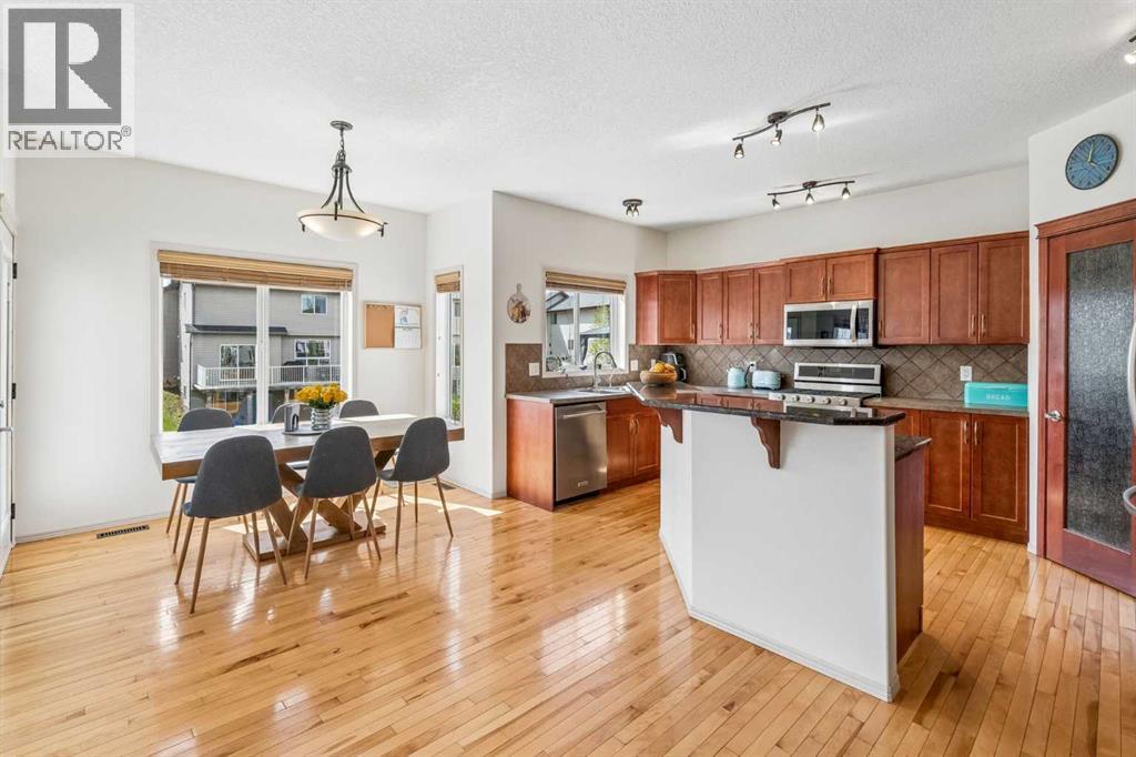 231 Hawkmere View, Chestermere, Alberta  T1X 1T8 - Photo 7 - A2312872
