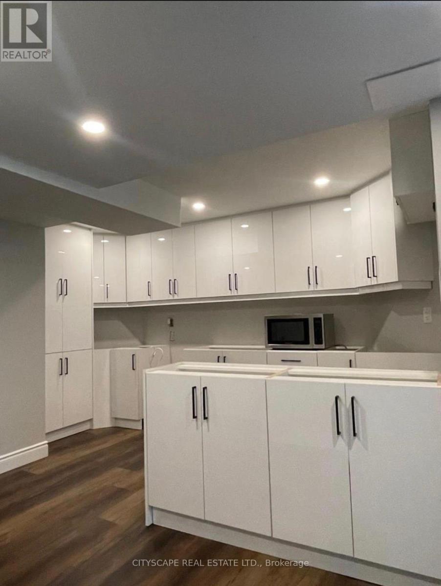 Basement - 1499 Hollywell Avenue, Mississauga, Ontario  L5N 4P2 - Photo 3 - W13167314