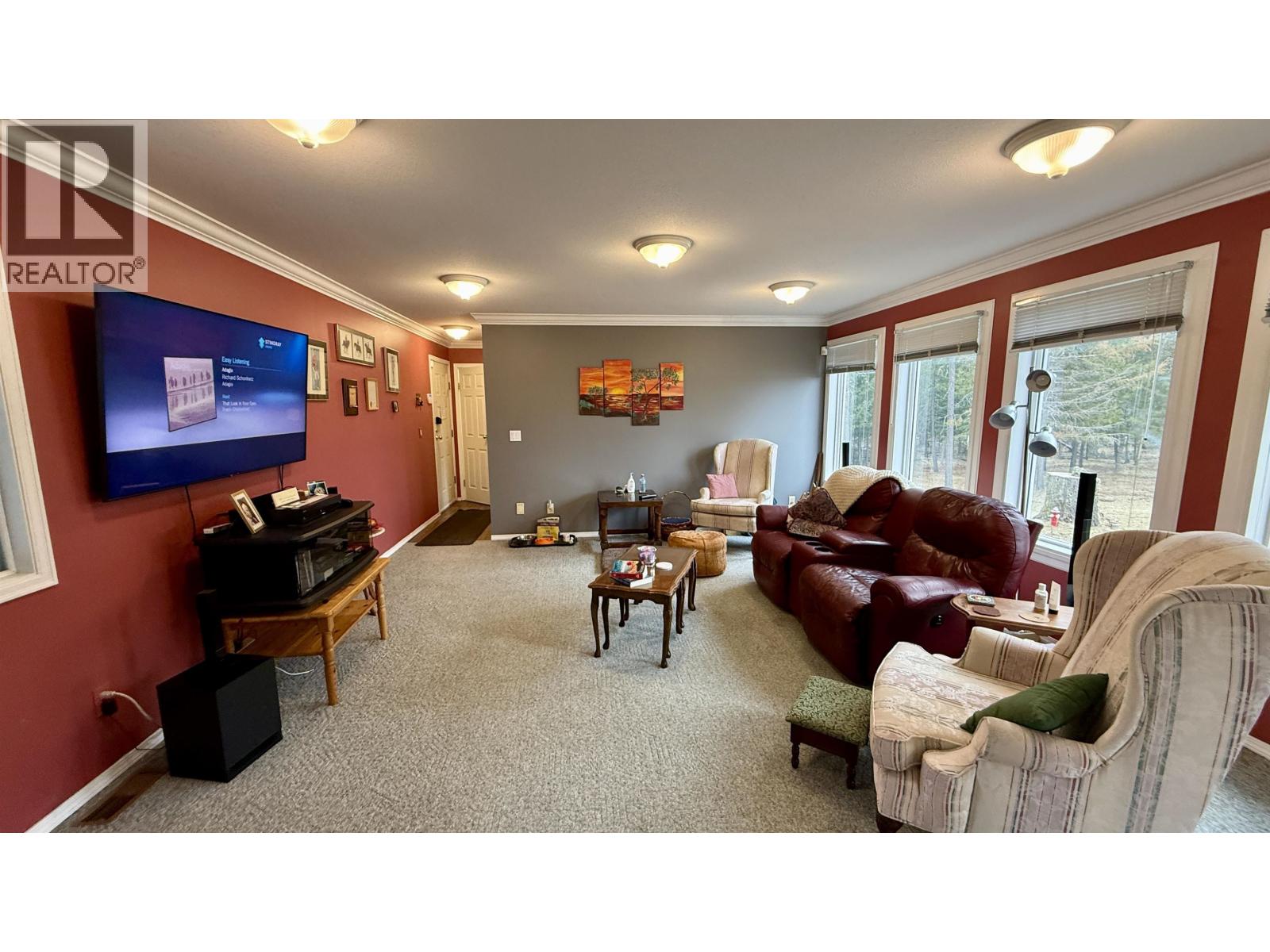 5466 Donsleequa Court, 108 Mile Ranch, British Columbia  V0K 2Z0 - Photo 8 - R3099134