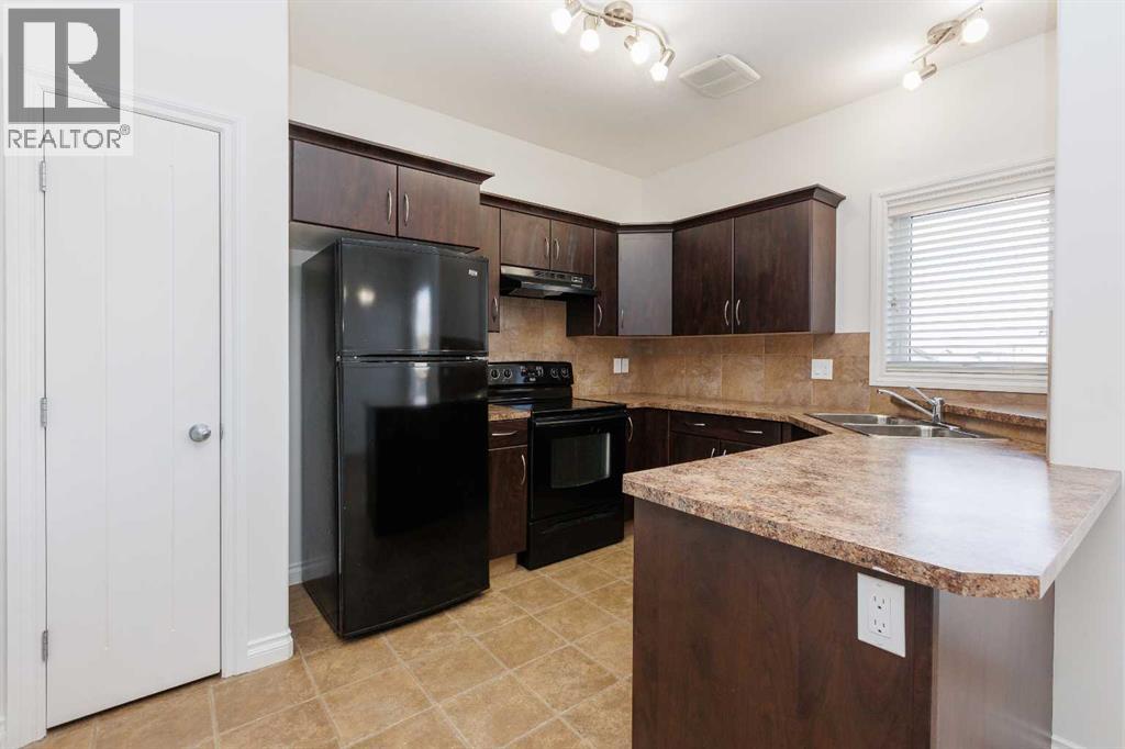 73 Piper Close, Blackfalds, Alberta  T4M 0G5 - Photo 2 - A2313535