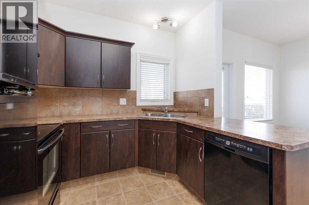 73 Piper Close, Blackfalds, Alberta  T4M 0G5 - Photo 3 - A2313535