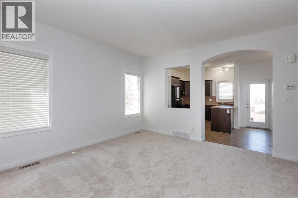 73 Piper Close, Blackfalds, Alberta  T4M 0G5 - Photo 6 - A2313535