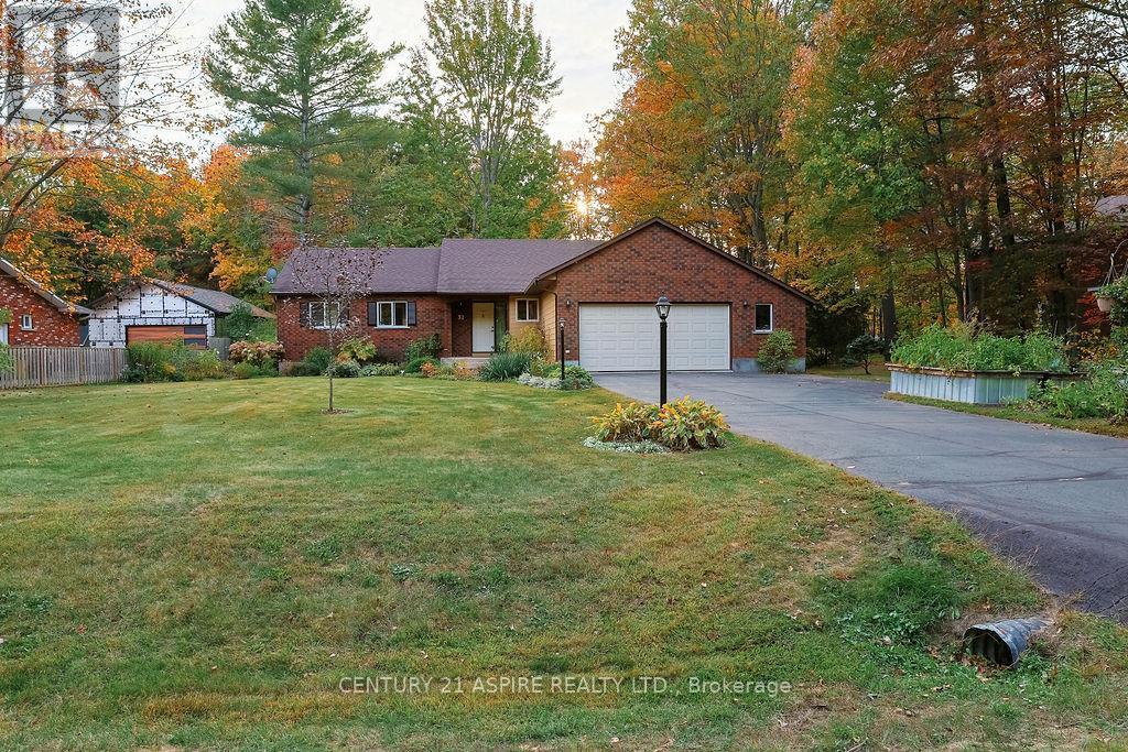 32 COUNTRY LANE, Petawawa, Ontario