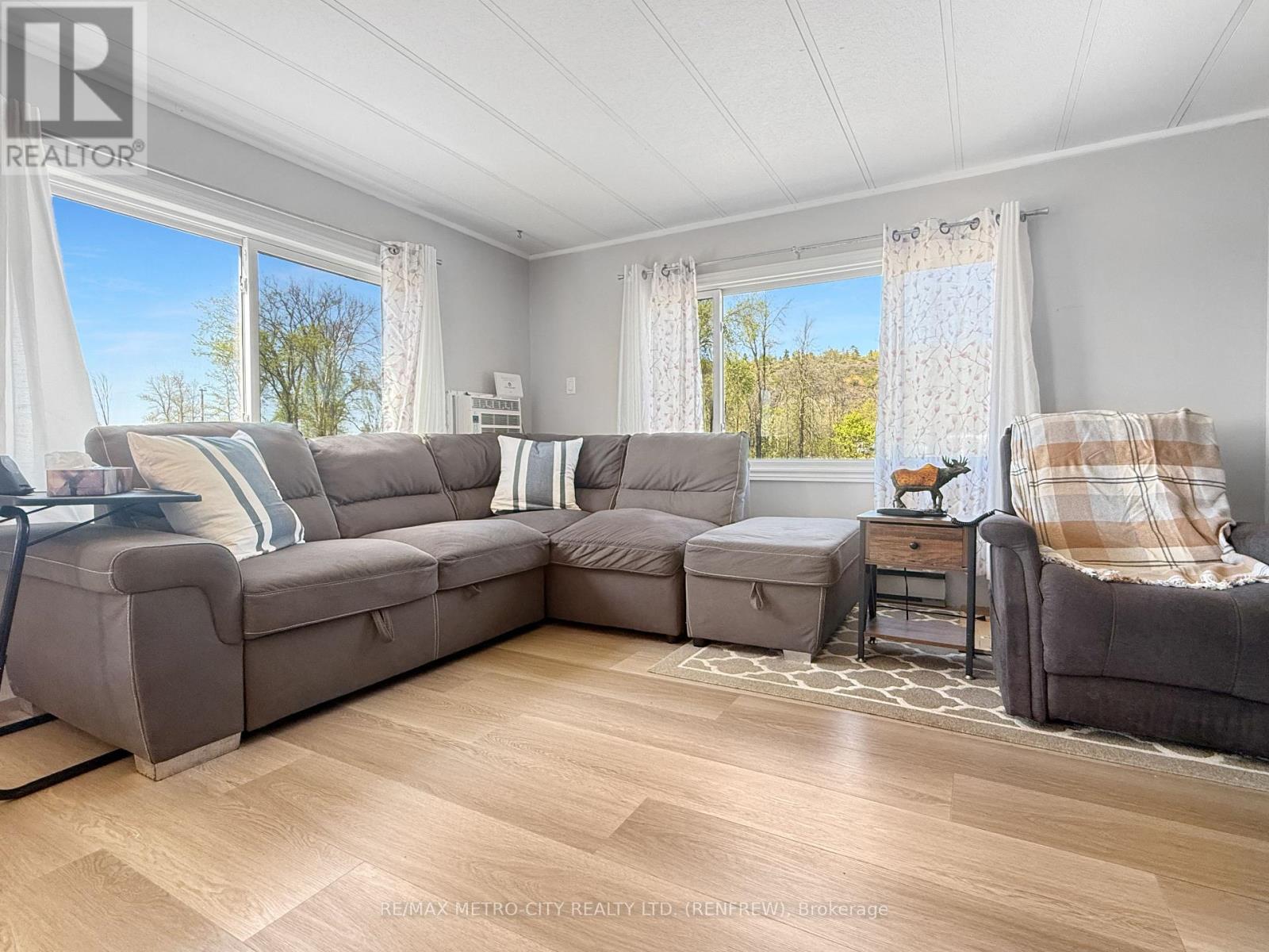 211 Elliott Crescent, Renfrew, Ontario  K7V 3Z2 - Photo 6 - X13167384
