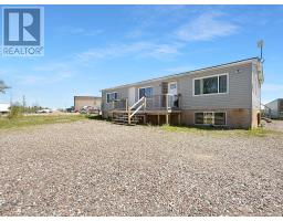 211 ELLIOTT CRESCENT, Renfrew, Ontario