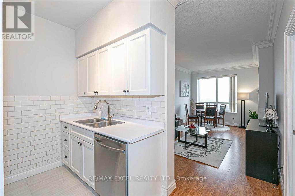 801 - 2 Clairtrell Road, Toronto, Ontario  M2N 7H5 - Photo 9 - C13167372