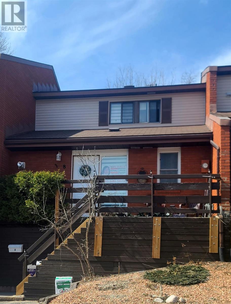 8 Capital Pl, Elliot Lake, Ontario  P5A 1P8 - Photo 1 - SM260288