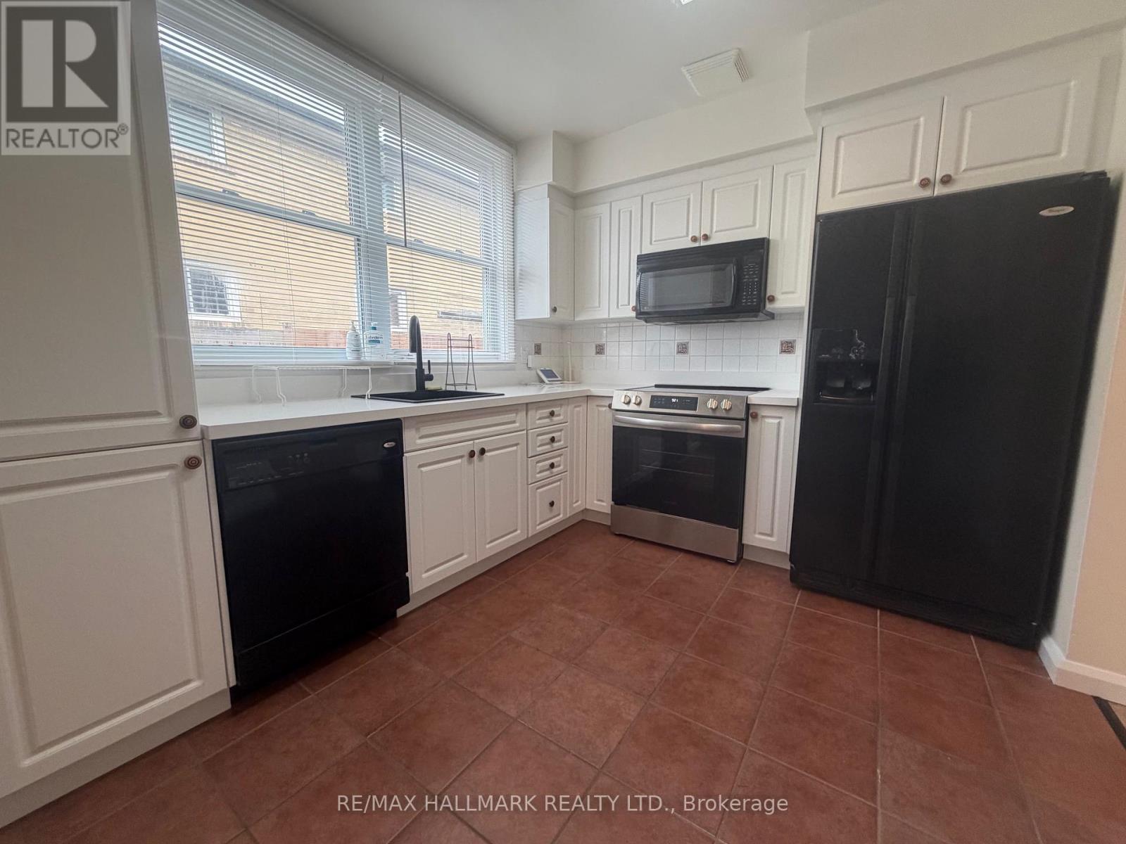 92 Guildwood Parkway, Toronto, Ontario  M1E 1P3 - Photo 4 - E13167340