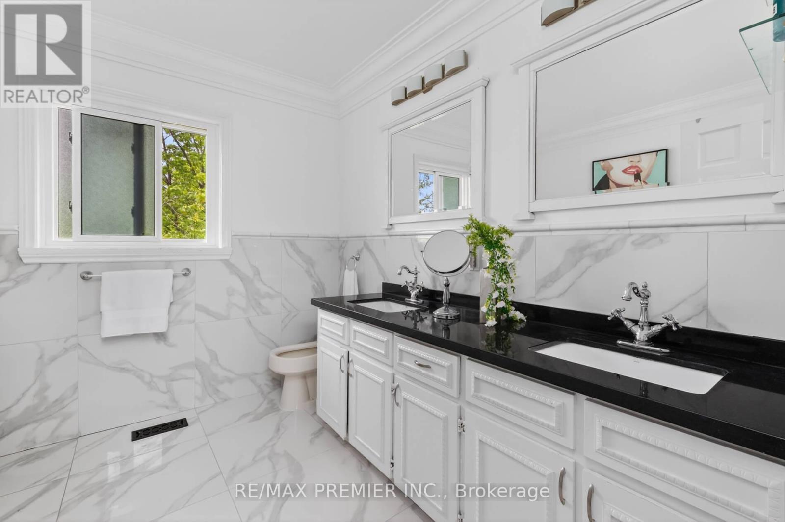 21 Forest Circle Court, Vaughan, Ontario  L4L 1N8 - Photo 24 - N13167386
