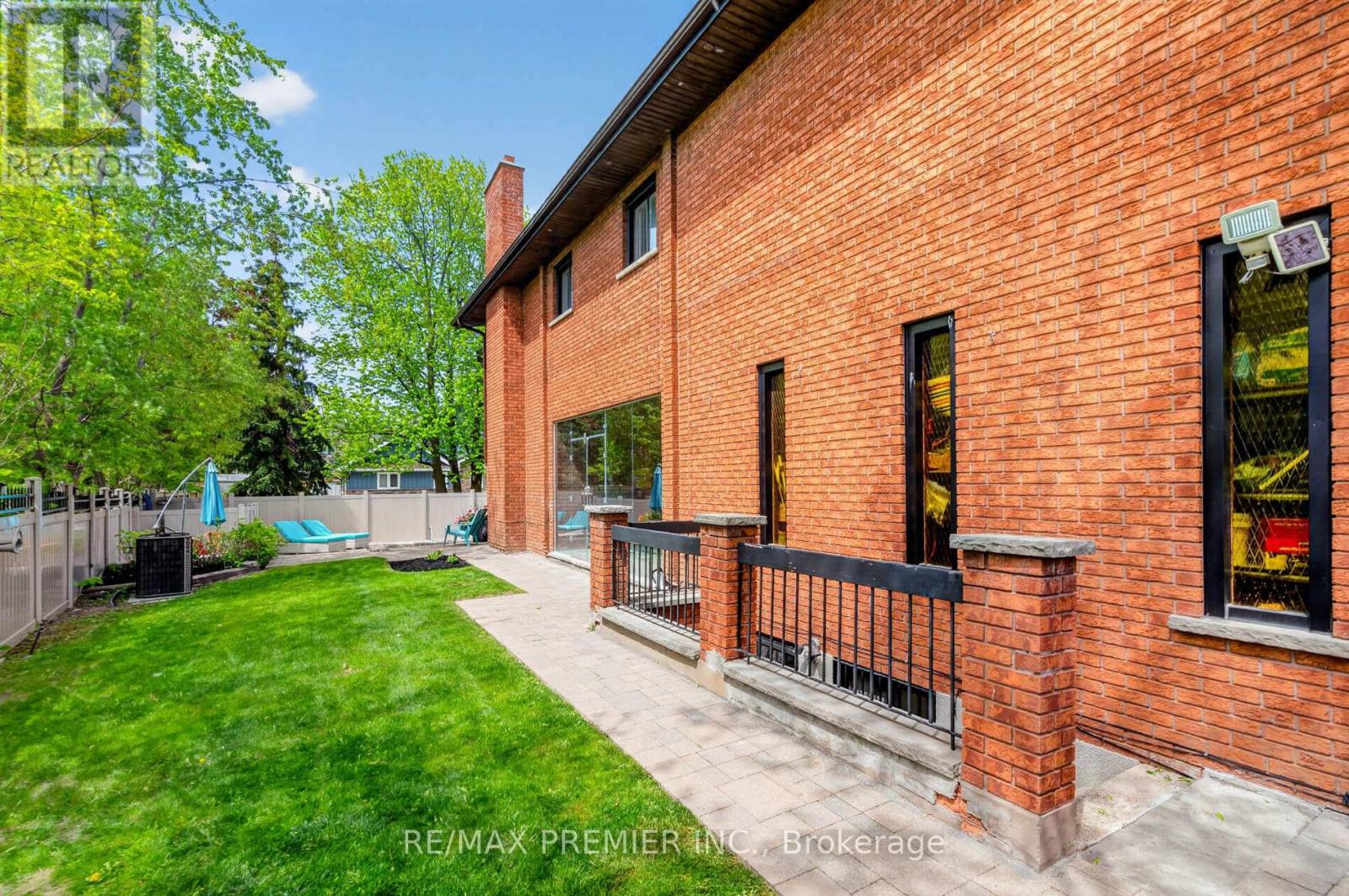 21 Forest Circle Court, Vaughan, Ontario  L4L 1N8 - Photo 37 - N13167386