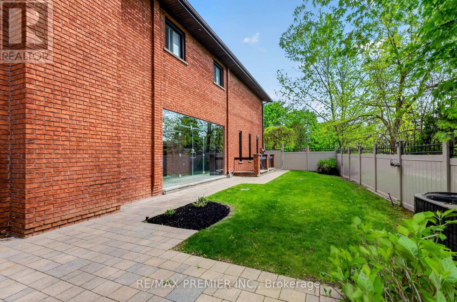 21 Forest Circle Court, Vaughan, Ontario  L4L 1N8 - Photo 38 - N13167386