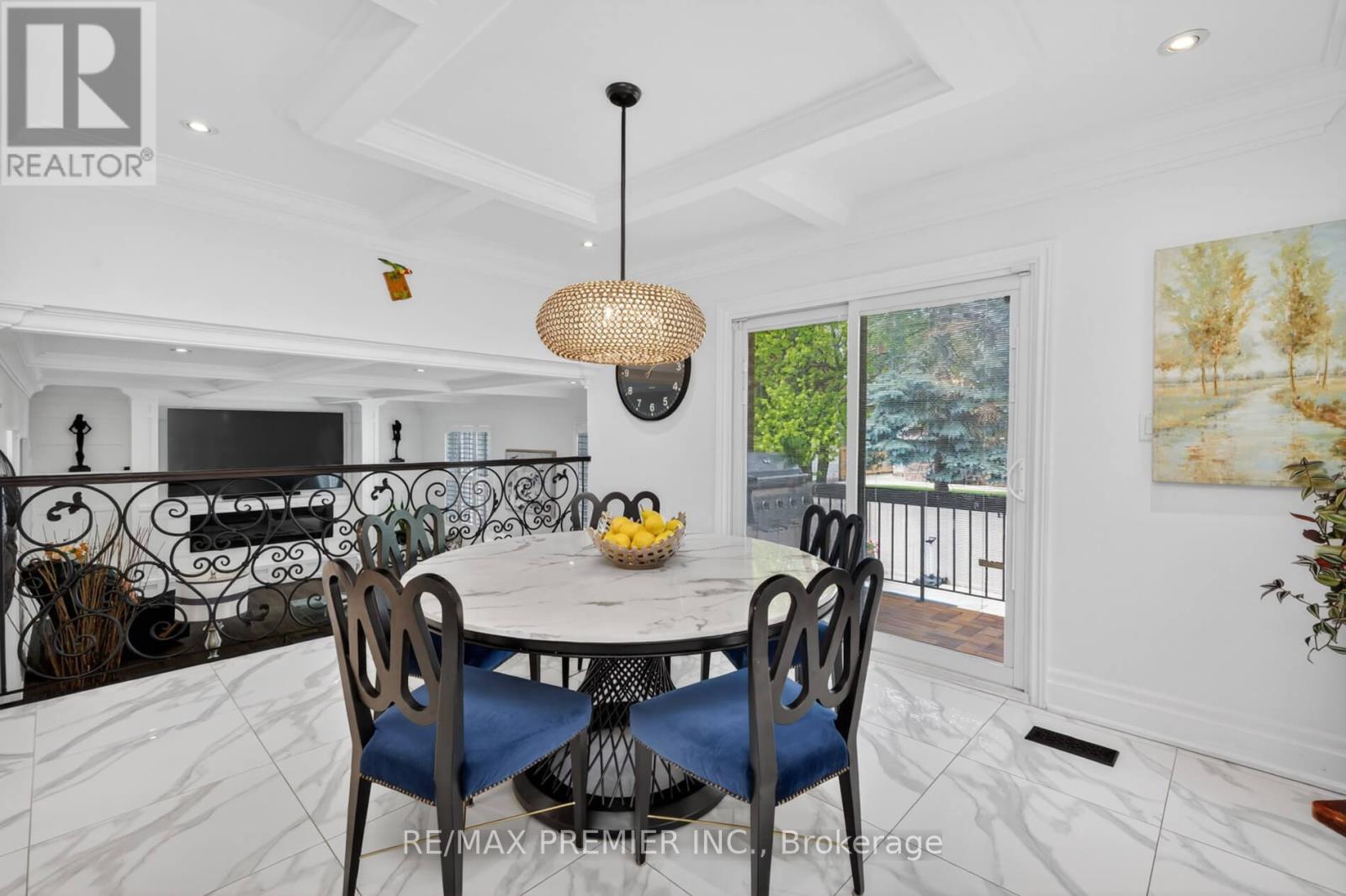 21 Forest Circle Court, Vaughan, Ontario  L4L 1N8 - Photo 9 - N13167386