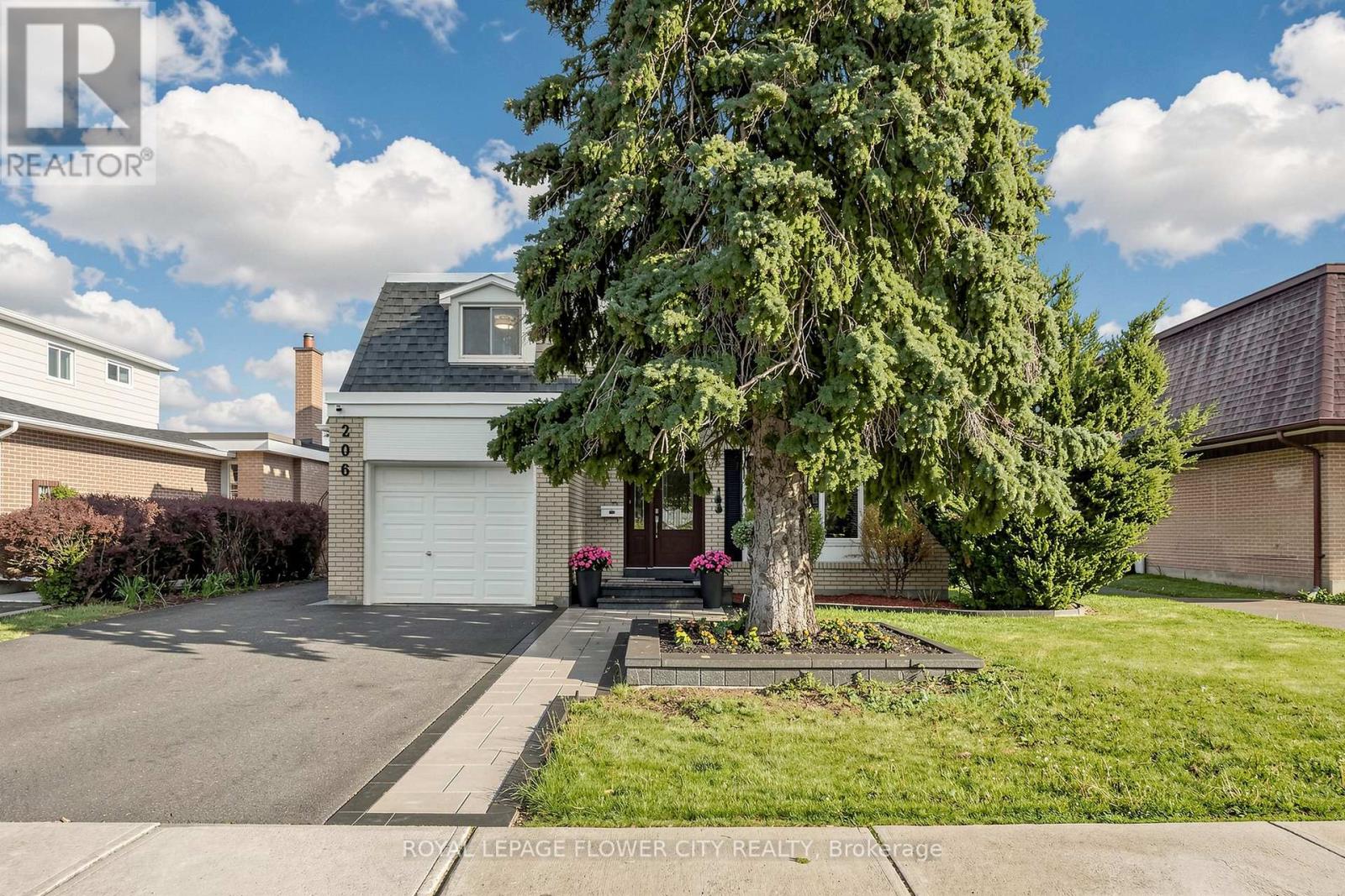 206 MCMURCHY AVENUE W, Brampton, Ontario