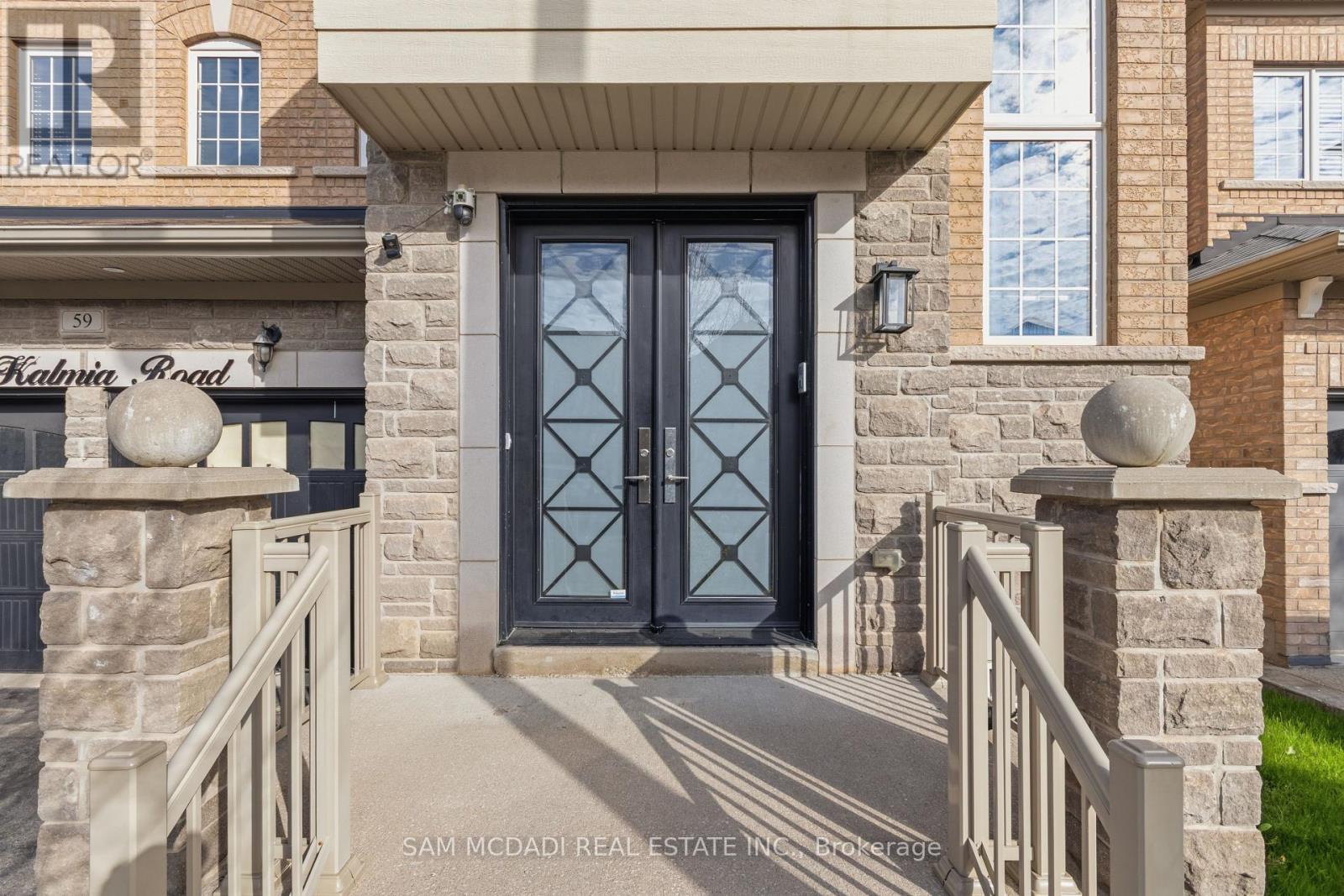 59 Kalmia Road, Brampton, Ontario  L6X 0E4 - Photo 3 - W13167352