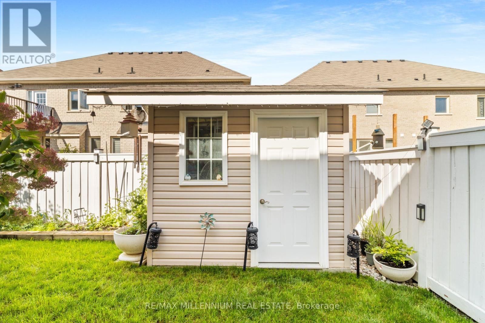 6 Trentonian Street, Brampton, Ontario  L6R 3W2 - Photo 11 - W13167394