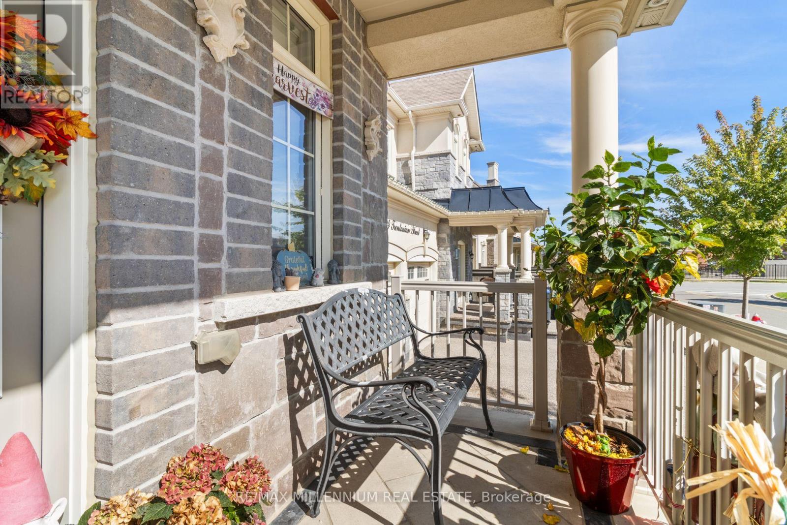 6 Trentonian Street, Brampton, Ontario  L6R 3W2 - Photo 3 - W13167394