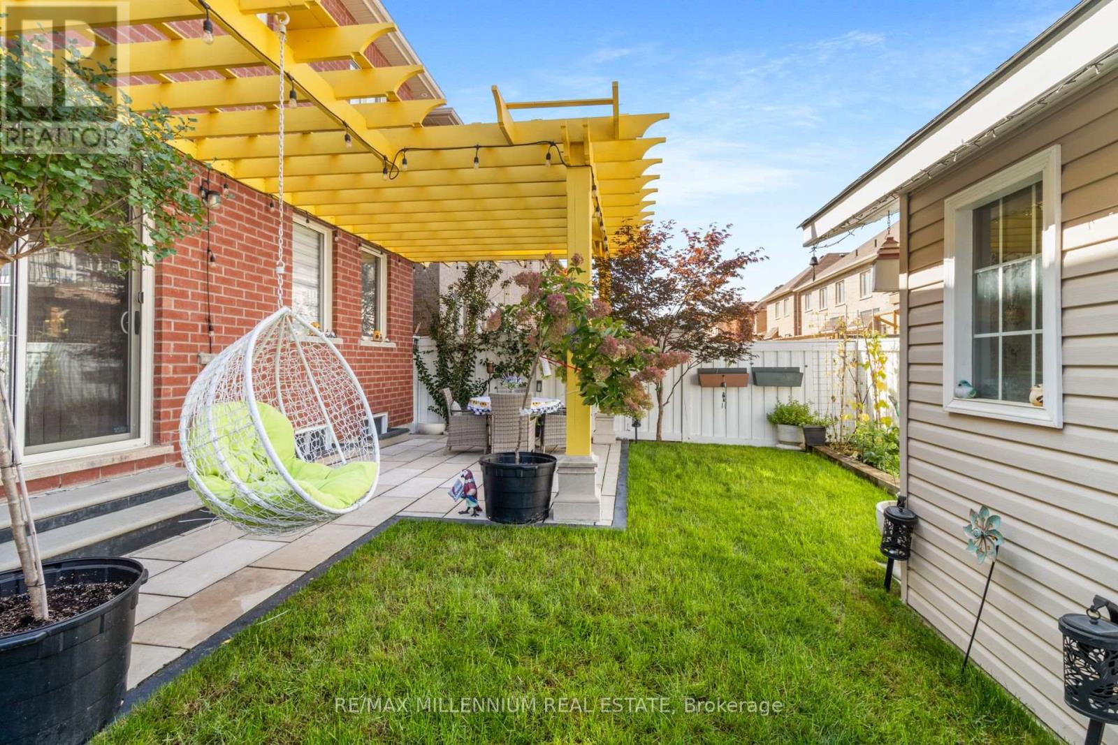 6 Trentonian Street, Brampton, Ontario  L6R 3W2 - Photo 7 - W13167394