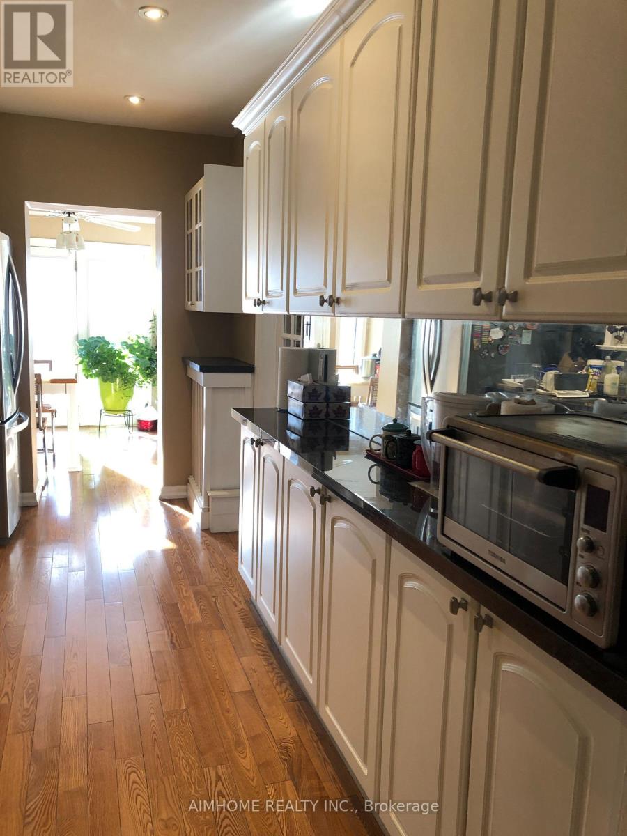 268 Jedburgh Road, Toronto, Ontario  M5M 3K4 - Photo 15 - C12852700