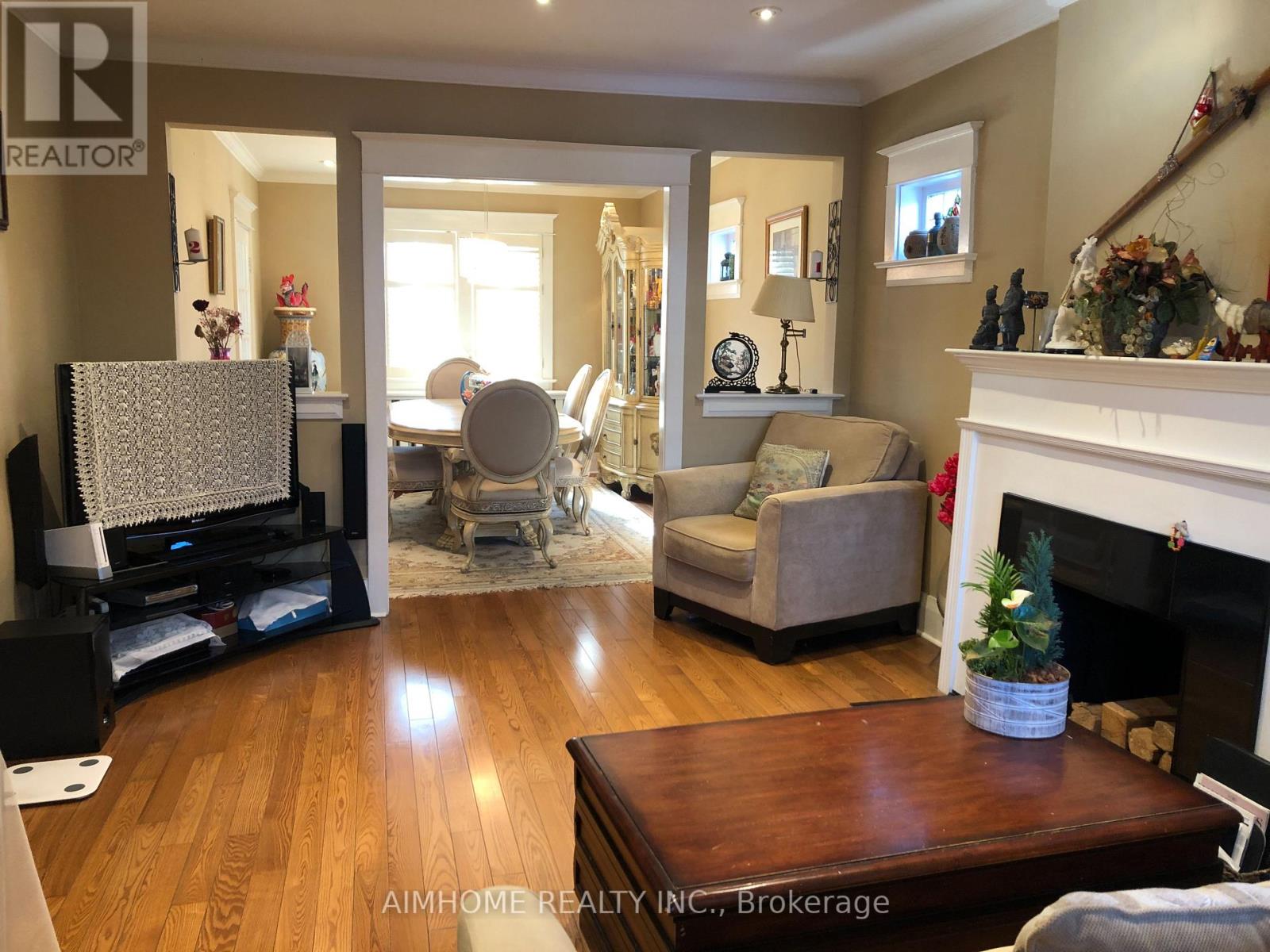 268 Jedburgh Road, Toronto, Ontario  M5M 3K4 - Photo 5 - C12852700