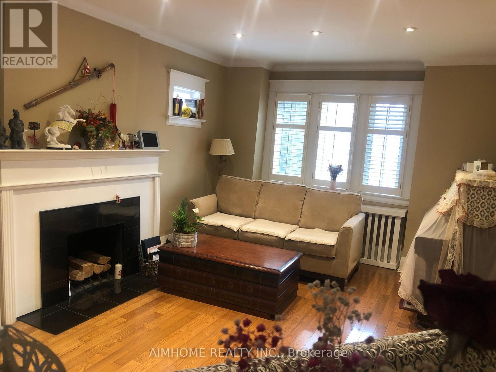 268 Jedburgh Road, Toronto, Ontario  M5M 3K4 - Photo 6 - C12852700