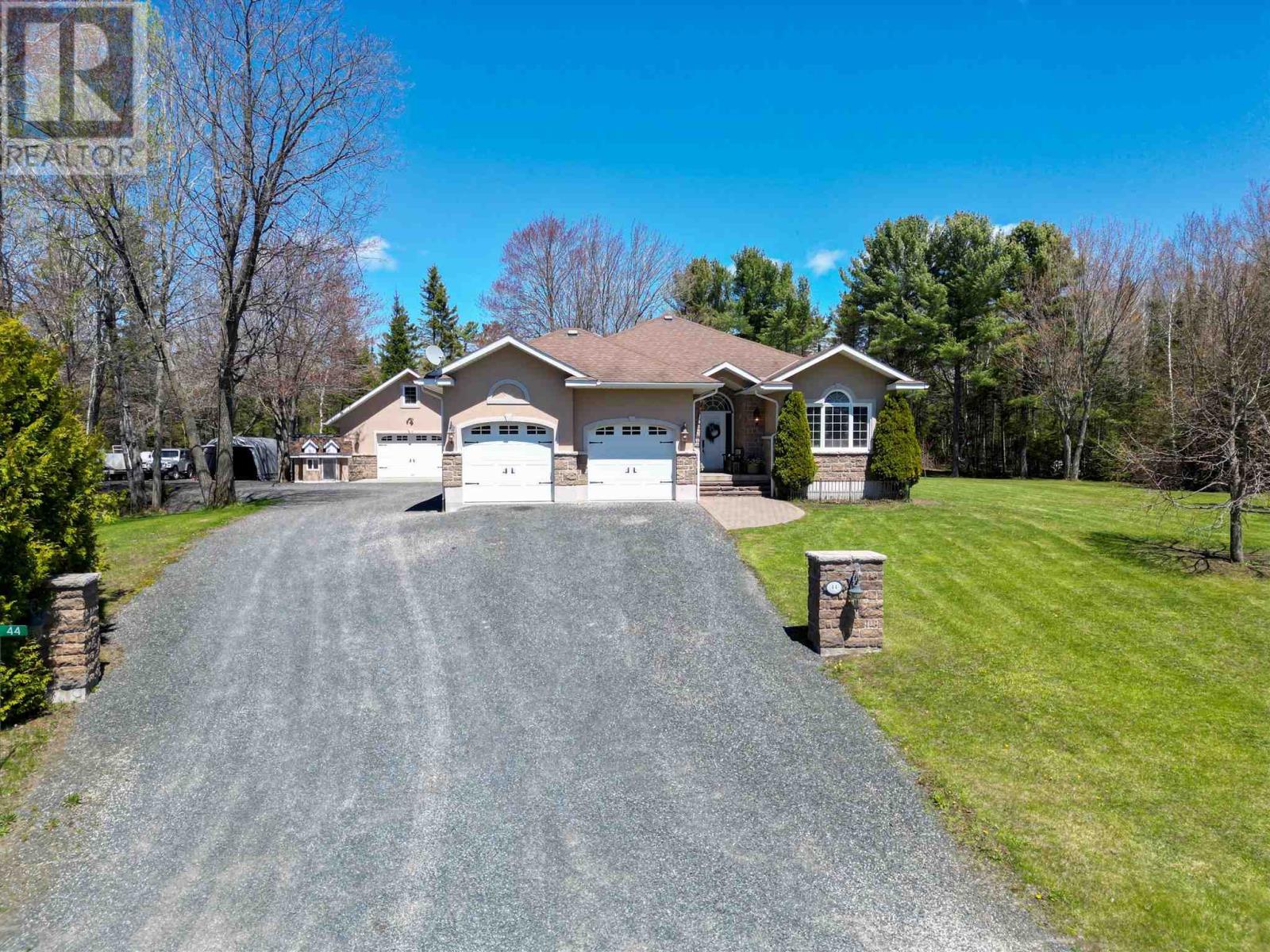 44 Oak Rd, Blind River, Ontario P0R 1B0 - Photo 1 - SM261124
