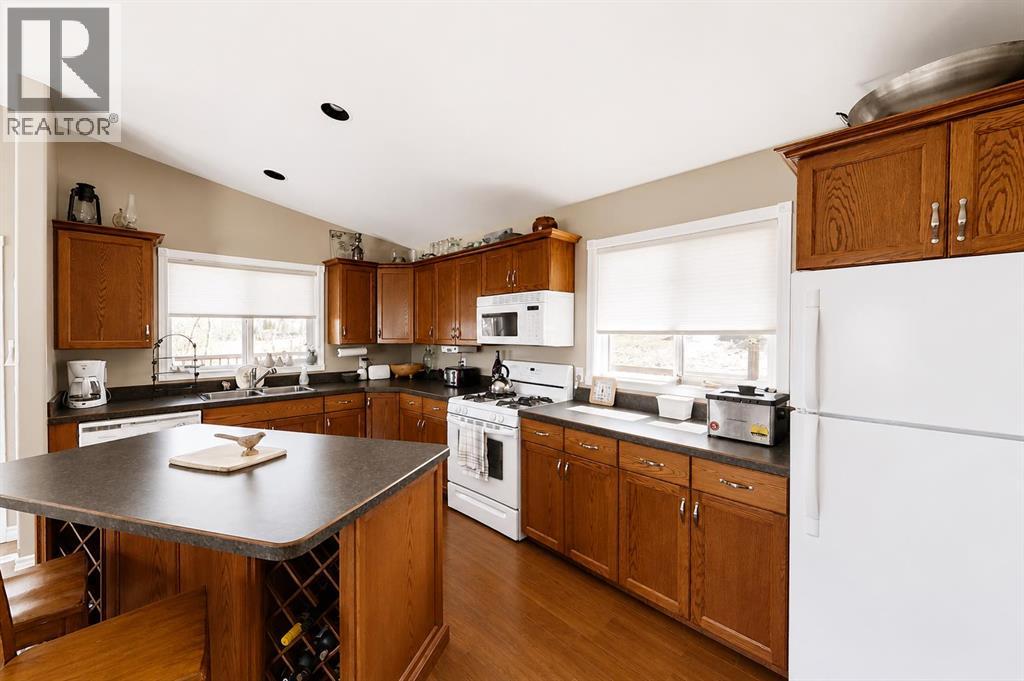 22 9 Street, Canyon Creek, Alberta  T0G 2A0 - Photo 6 - A2308983