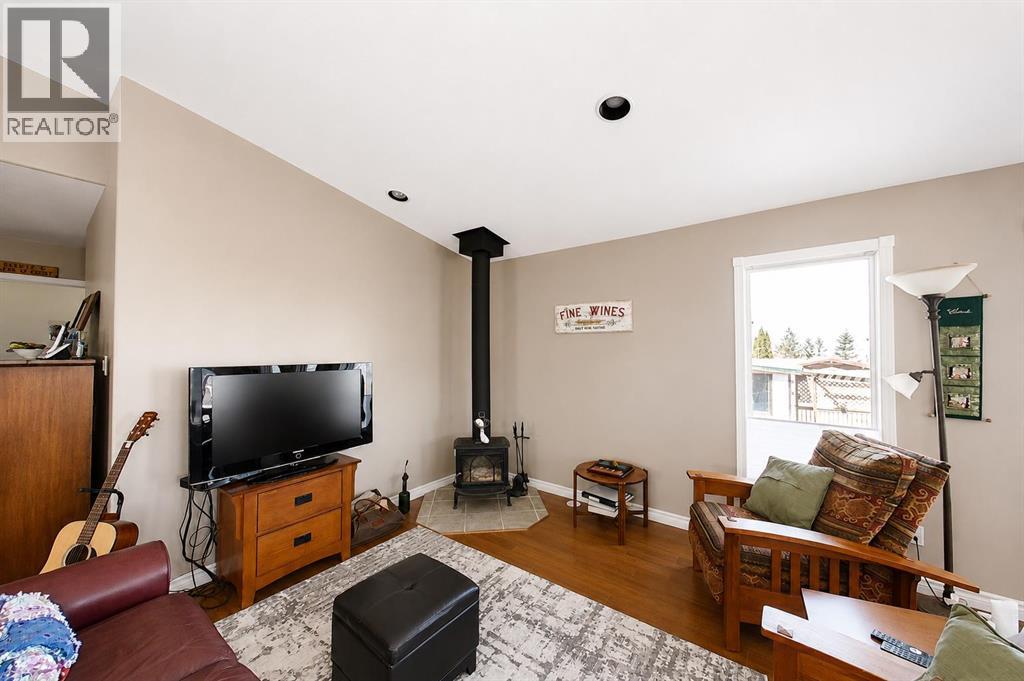 22 9 Street, Canyon Creek, Alberta  T0G 2A0 - Photo 12 - A2308983