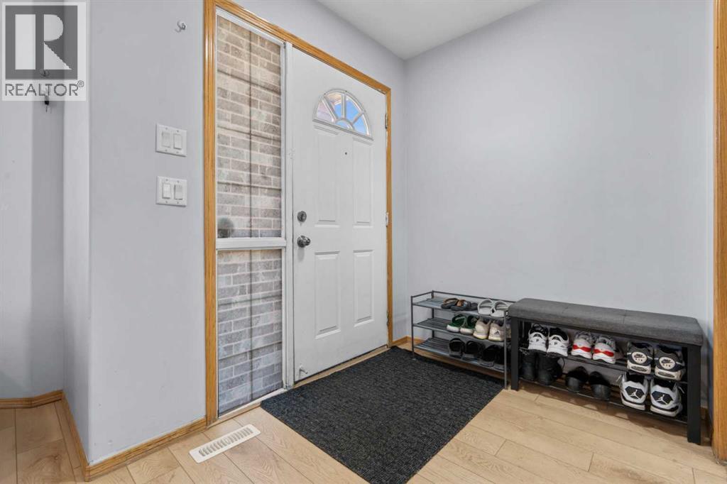 230 Tarawood Close NE, Calgary, Alberta  T3J 4Y9 - Photo 5 - A2313291