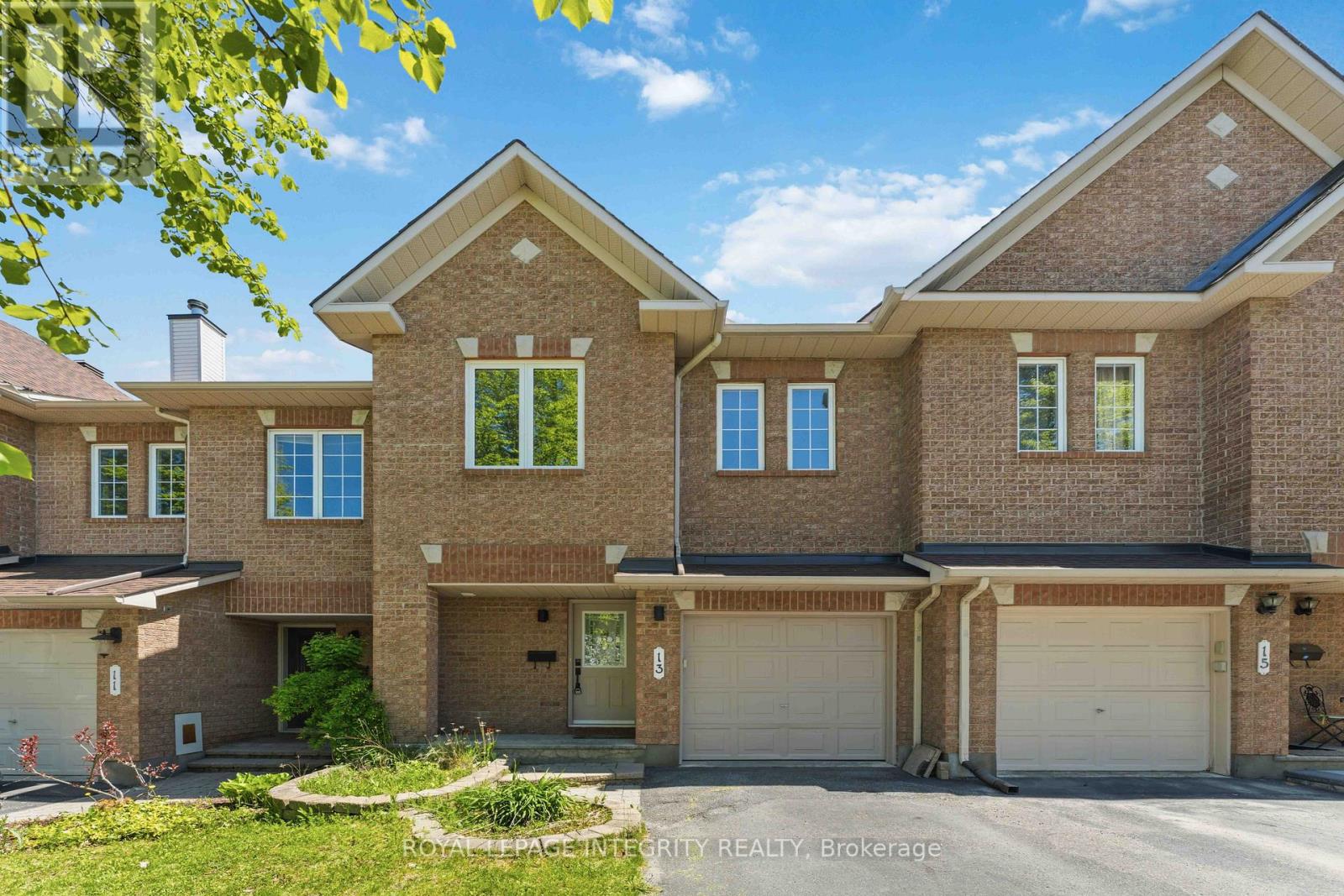 13 SOUTHPOINTE AVENUE, Ottawa, Ontario