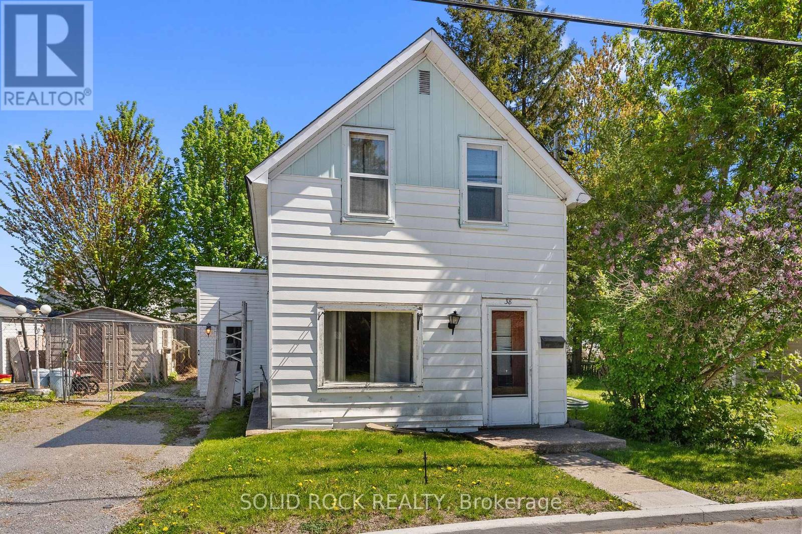 38 Hugh Street S, Arnprior, Ontario  K7S 2V6 - Photo 2 - X13167416