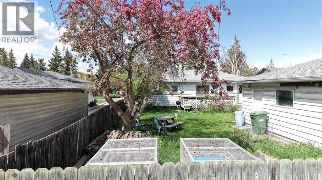 6379 31 Avenue NW, Calgary, Alberta  T3B 1J9 - Photo 6 - A2314122