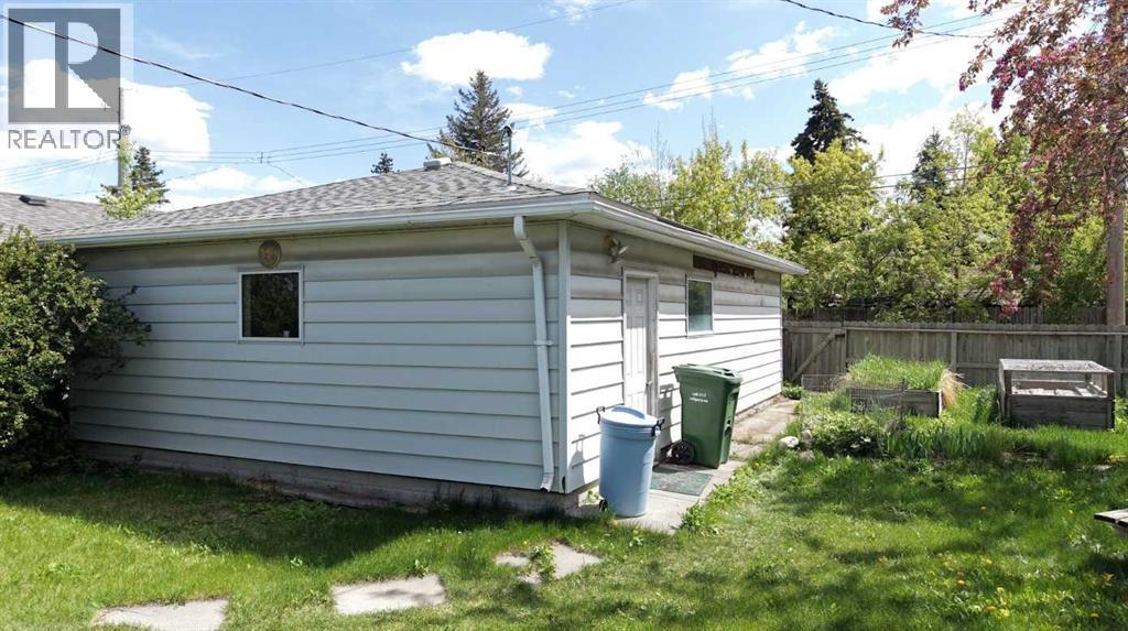 6379 31 Avenue NW, Calgary, Alberta  T3B 1J9 - Photo 5 - A2314122
