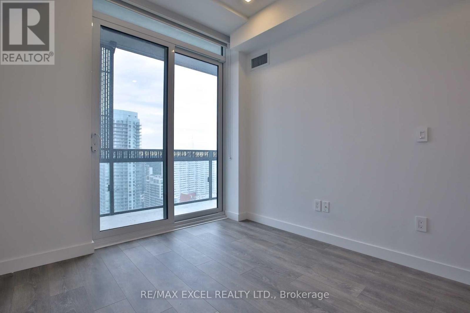 2407 - 8 Eglinton Avenue E, Toronto, Ontario  M4P 0C1 - Photo 10 - C13167402
