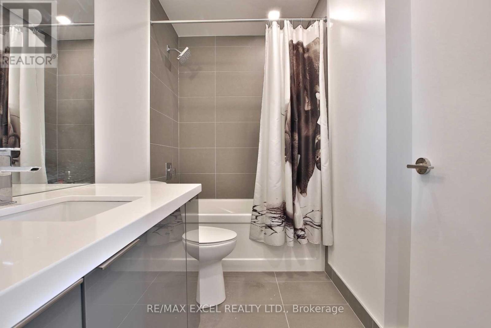 2407 - 8 Eglinton Avenue E, Toronto, Ontario  M4P 0C1 - Photo 3 - C13167402