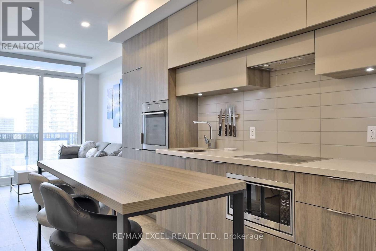 2407 - 8 Eglinton Avenue E, Toronto, Ontario  M4P 0C1 - Photo 5 - C13167402