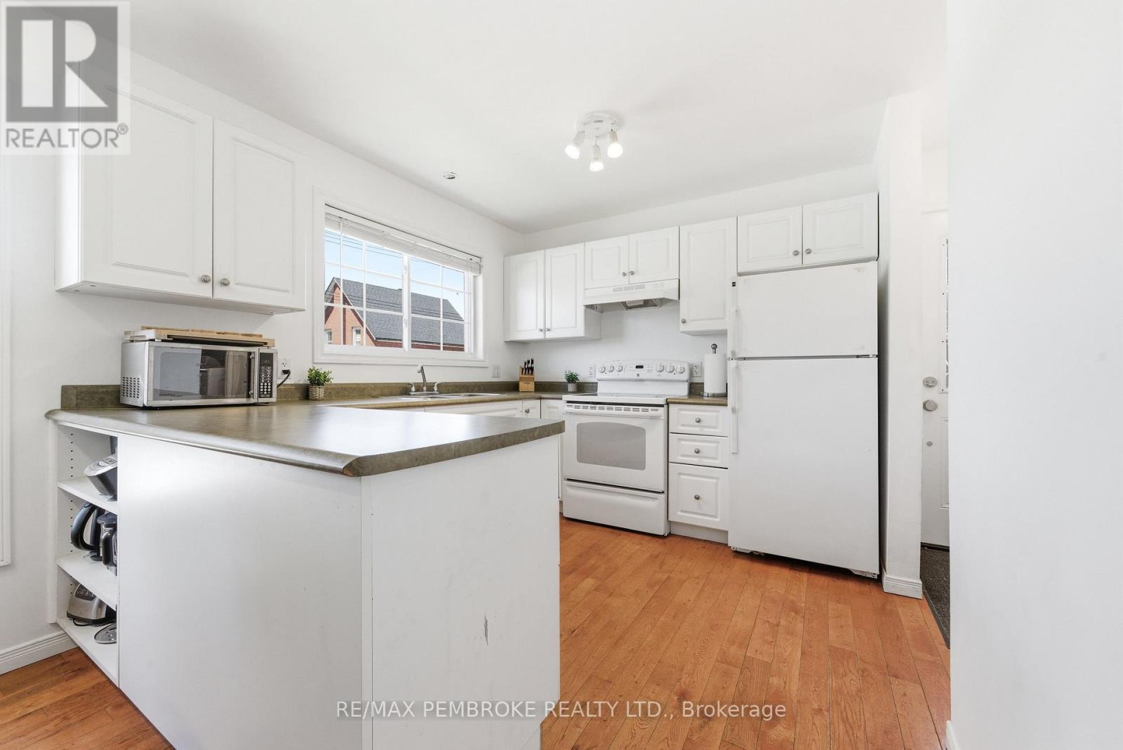 257 Fraser Street, Pembroke, Ontario  K8A 1X9 - Photo 10 - X13161760