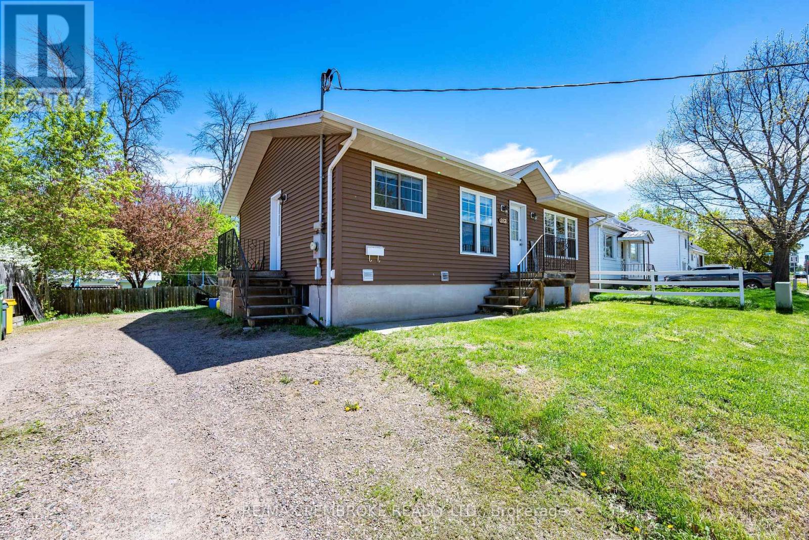 257 Fraser Street, Pembroke, Ontario  K8A 1X9 - Photo 4 - X13161760