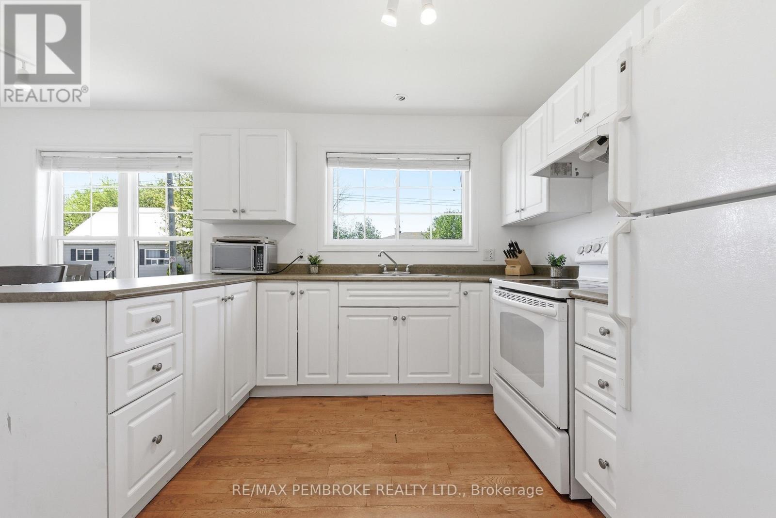 257 Fraser Street, Pembroke, Ontario  K8A 1X9 - Photo 8 - X13161760