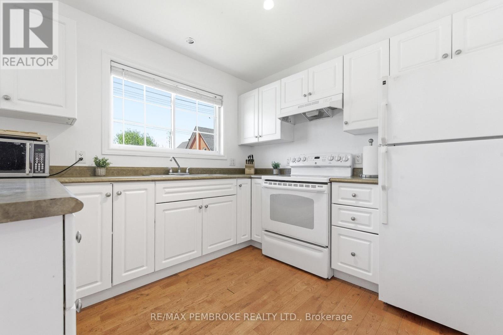 257 Fraser Street, Pembroke, Ontario  K8A 1X9 - Photo 9 - X13161760