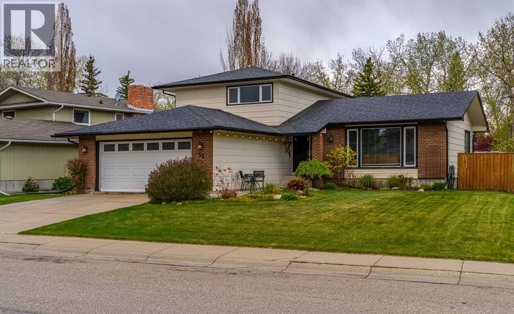 51 Midvalley Crescent SE, Calgary, Alberta  T2X 1T4 - Photo 5 - A2313709